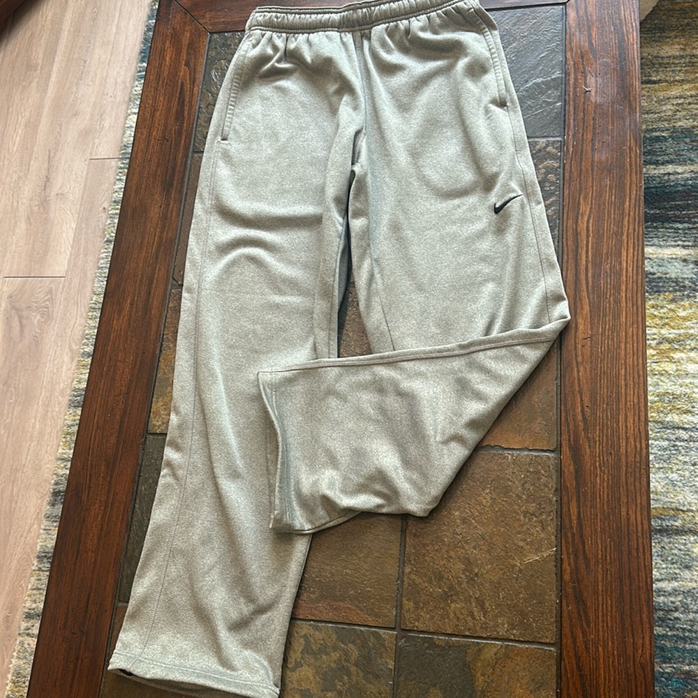 Nike therma sweatpants, like new, grey, size medium